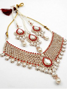 Stonestudded Jewelry Set